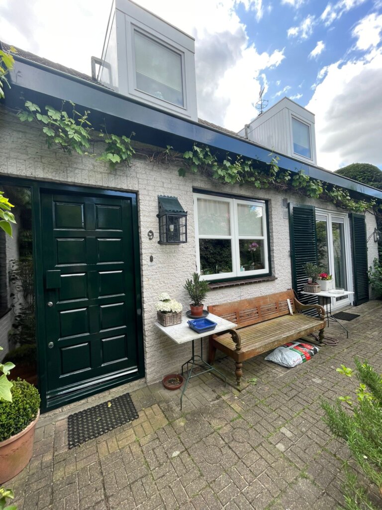 Husman Schilders uit Breda - Schilder - Behangen - Latex spuitwerk - Vloercoating - Stukadoor