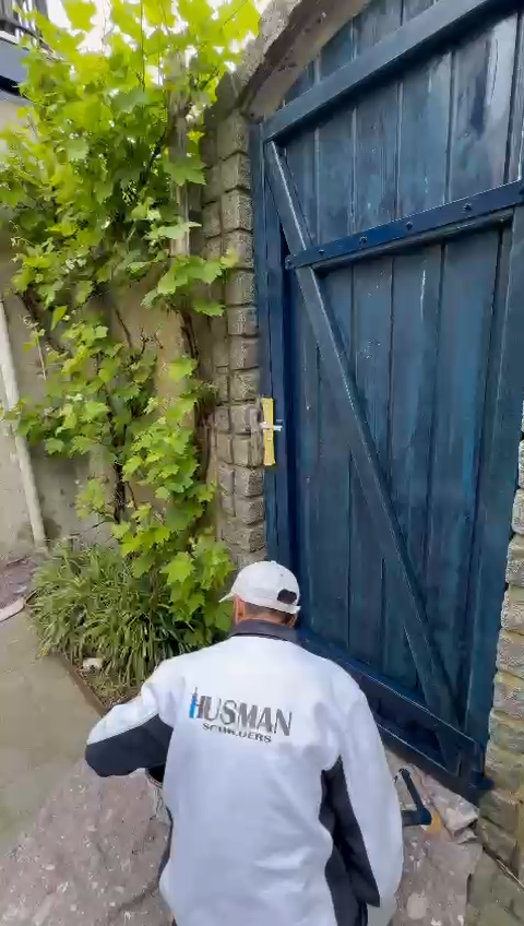 Husmanschilders.nl - Kozijnen en poort schilder Breda Belrcrum