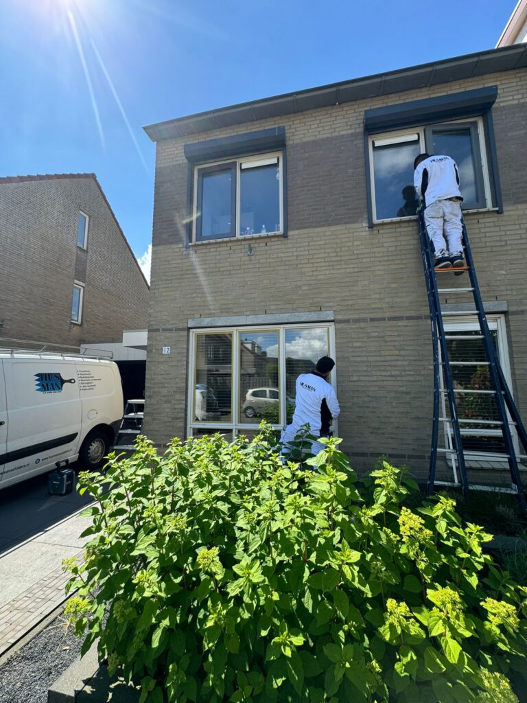 Buiten schilderwerk in Pricenhage Breda