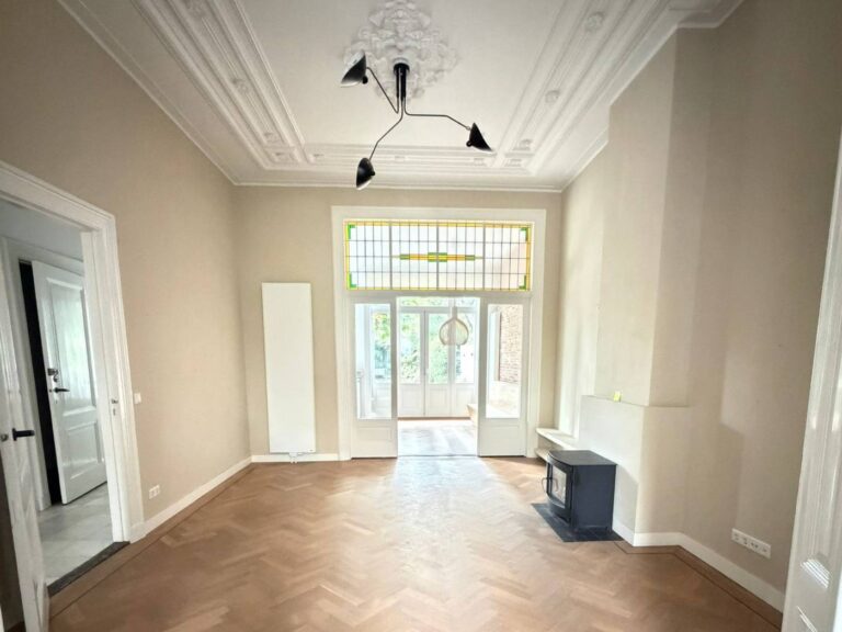 Binnenschilderwerk in herenhuis in Breda door Husman Schilders